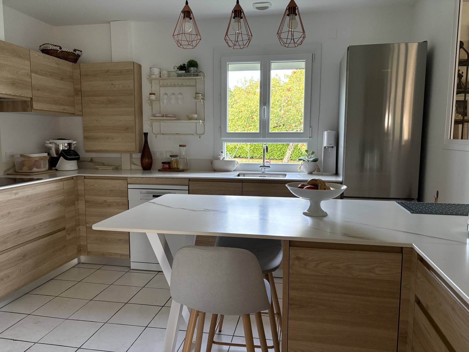 Coin repas dans cuisine sur perigueux