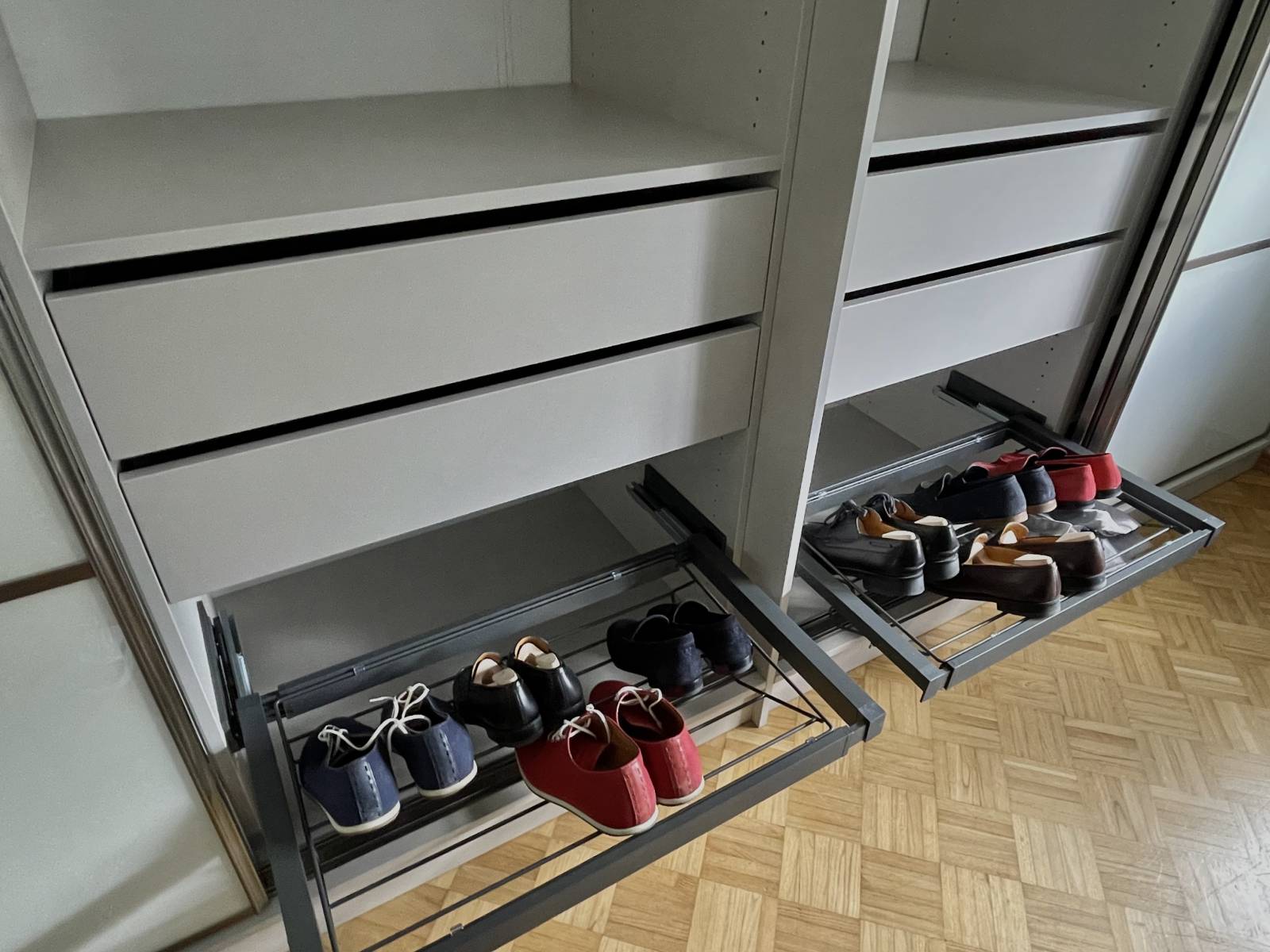 range chaussures dans placard coulissant sur Bergerac