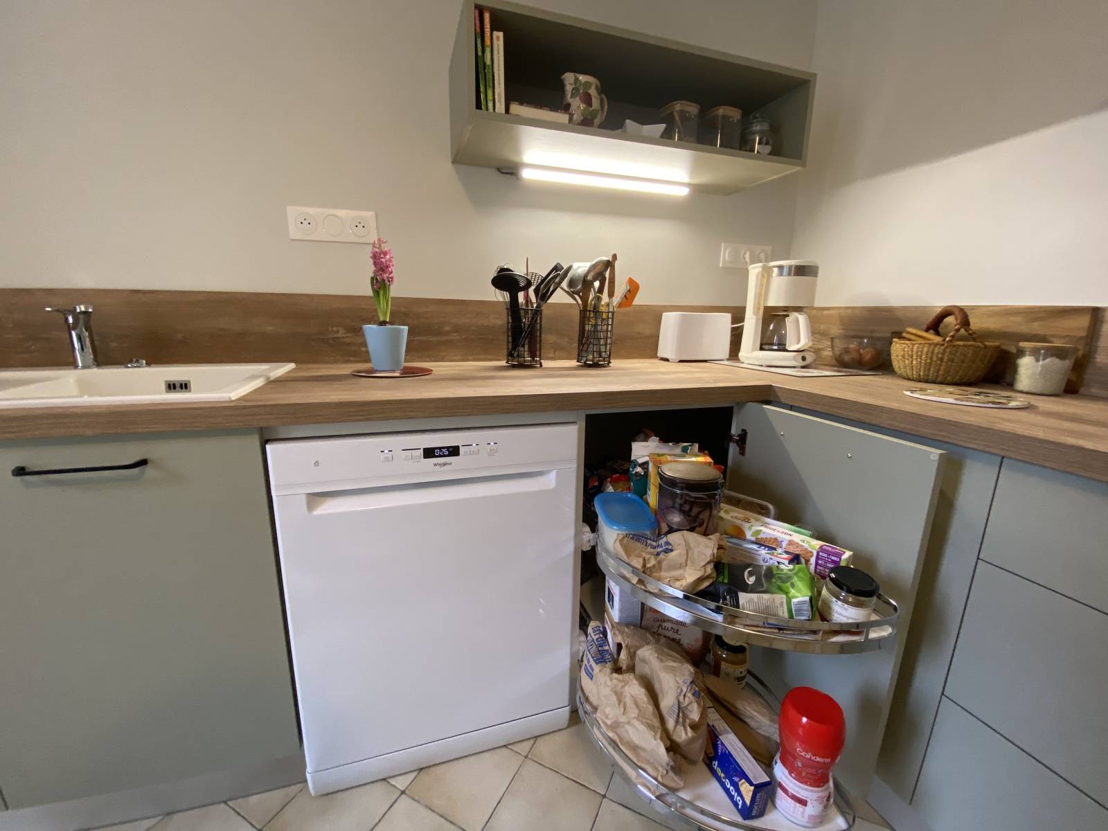 Meuble d'angle pratique cuisine Ribérac