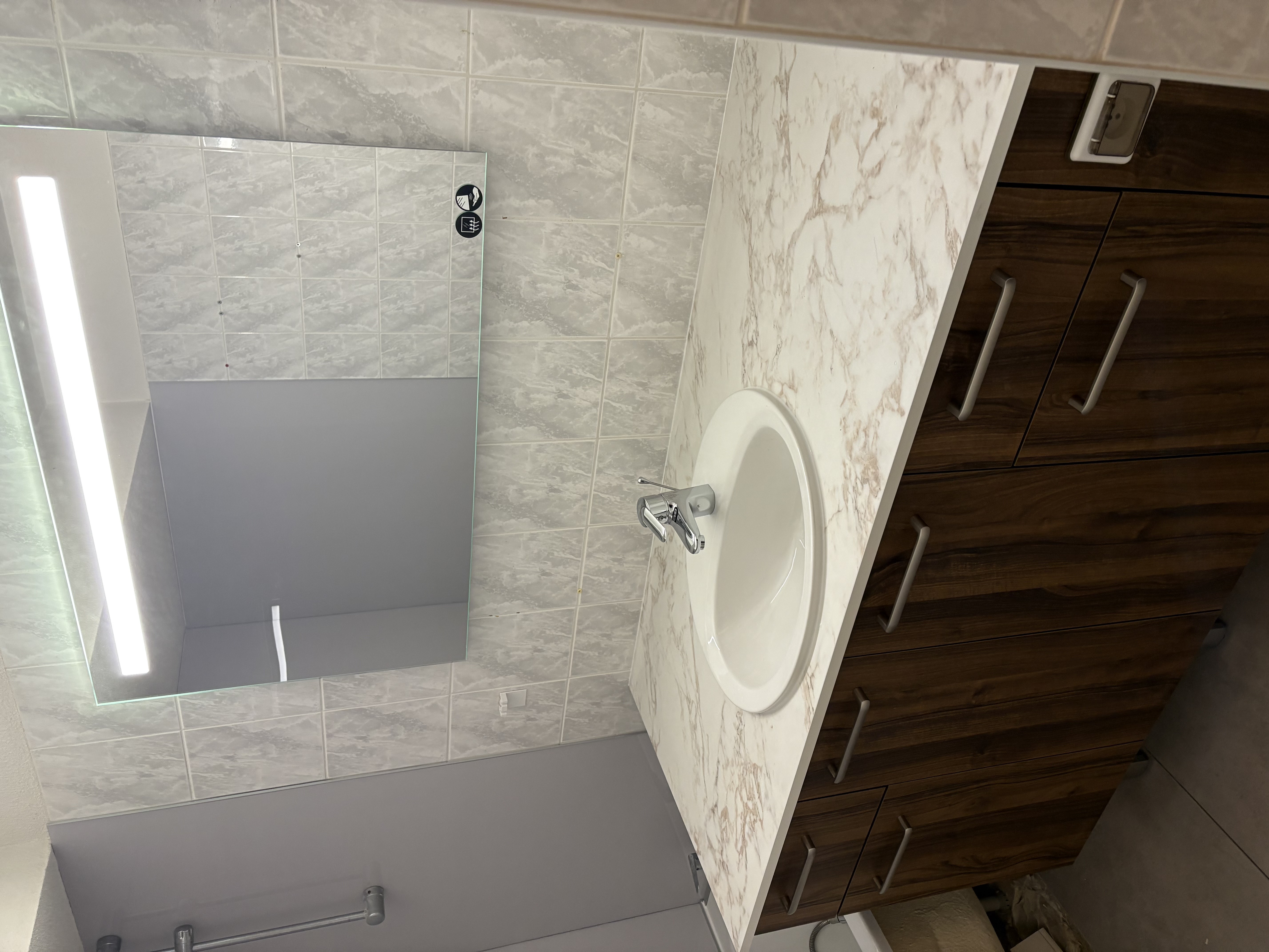 Création d'un meuble de salle de bain sur Mesure sur Lacanau