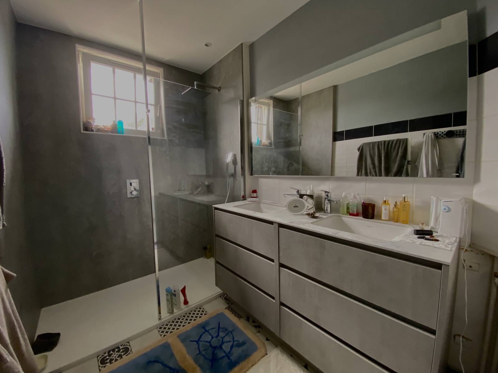 Recouvrir mon carrelage de salle de bain sur Montpon