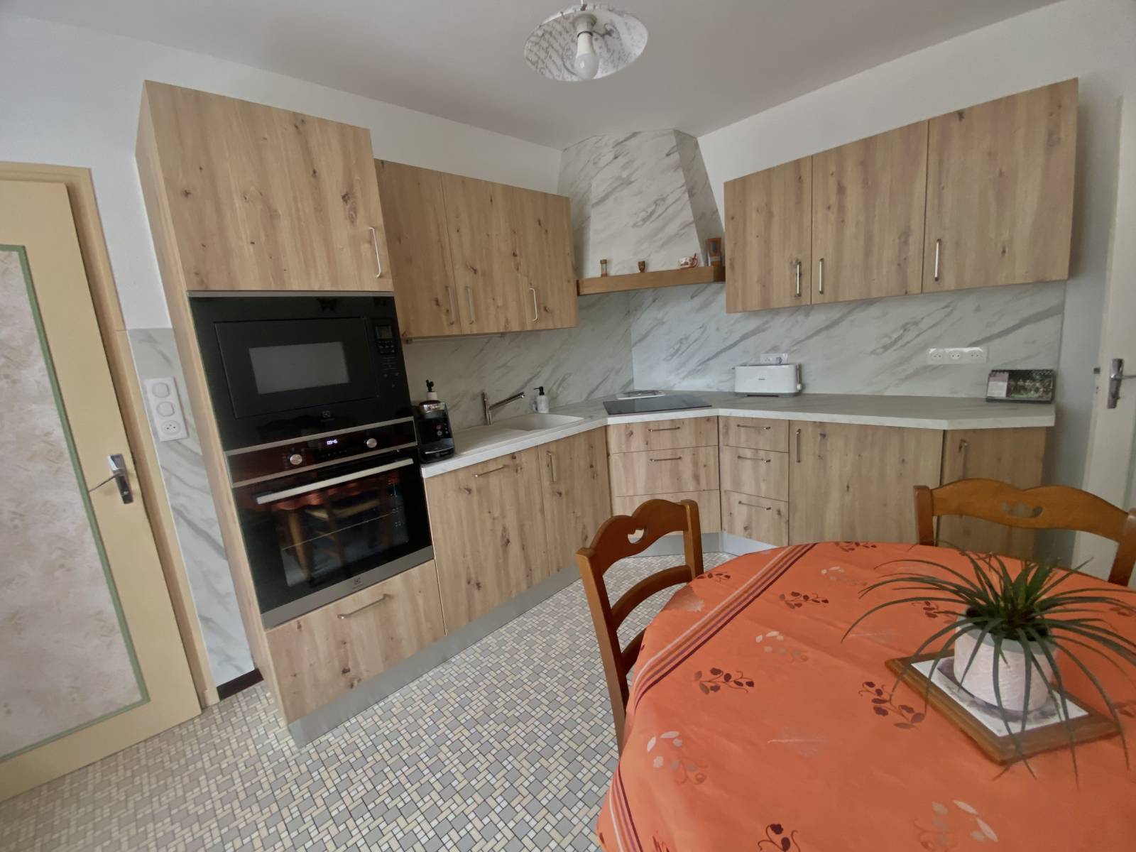 Cuisine rénover sur MONTUSSAN