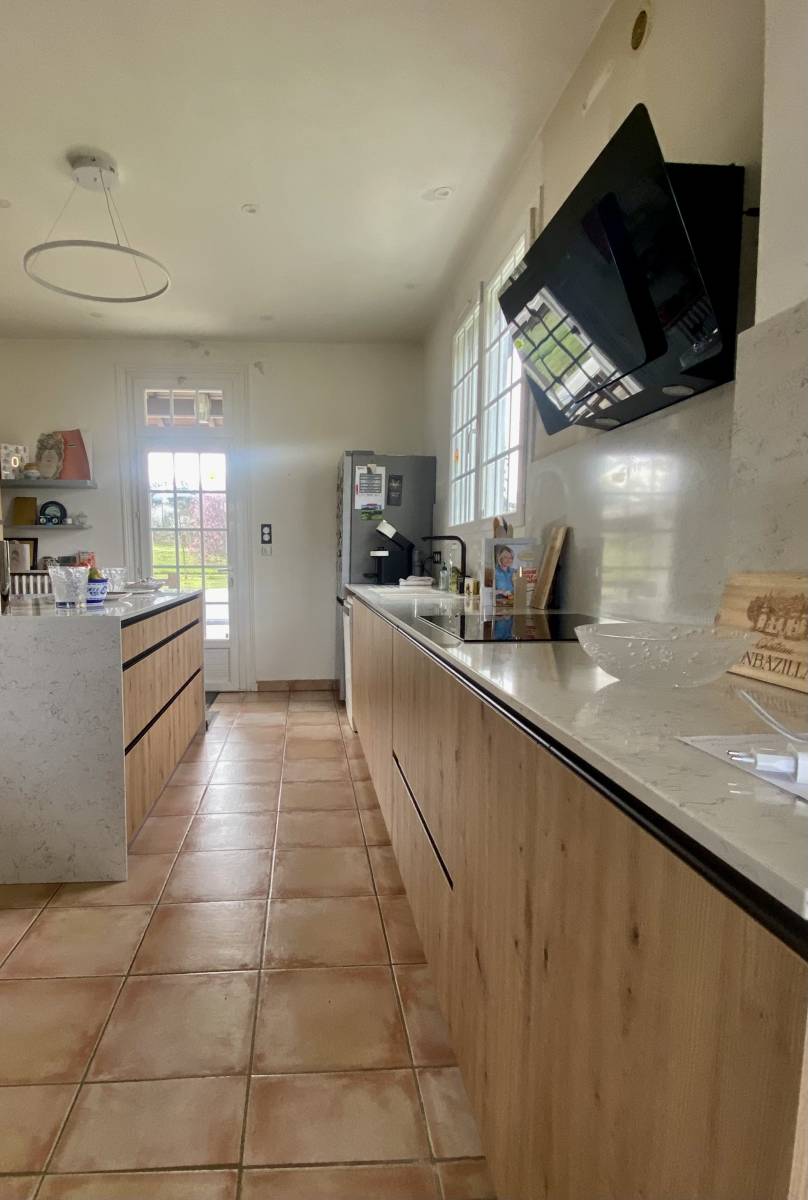 plan de travail en marbre cuisiniste mussidan