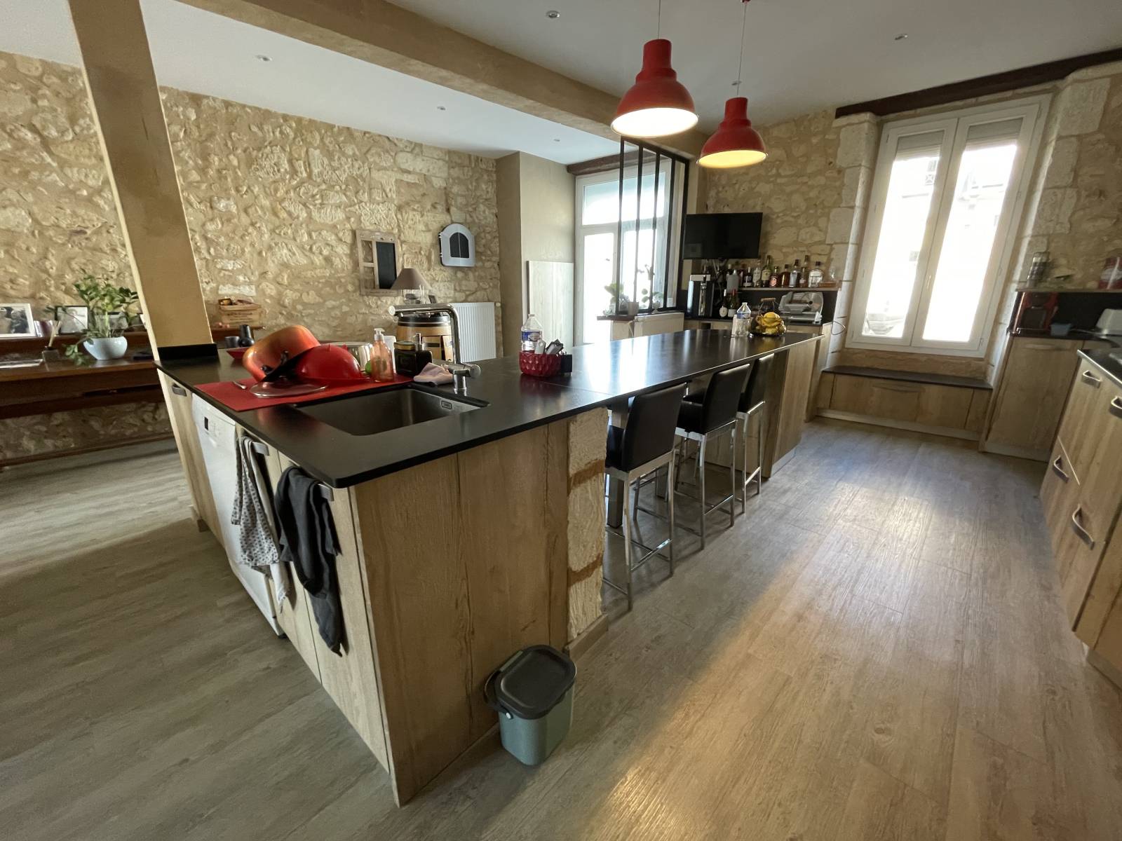 Cuisine avec ilot centrale en Dordogne.