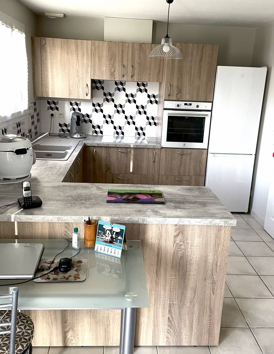 Rénovation cuisine effet bois sur Saint-Seurin-Sur-L'isle, Gironde