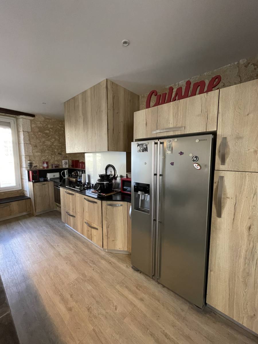 Cuisine avec frigo américain 24000 perigueux