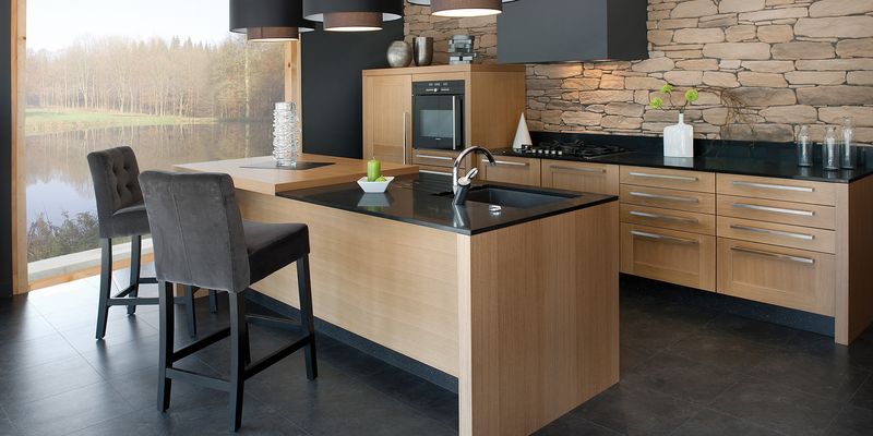 Achat d'une cuisine moderne en bois à Lacanau